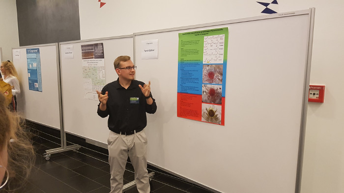 Der Hans-Riegel-Preistraeger Yannik Buettner bei der Praesentation seiner Arbeit